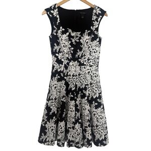 White House Black Market Floral Fit Flare Dress Womens 2 Black White NWOT